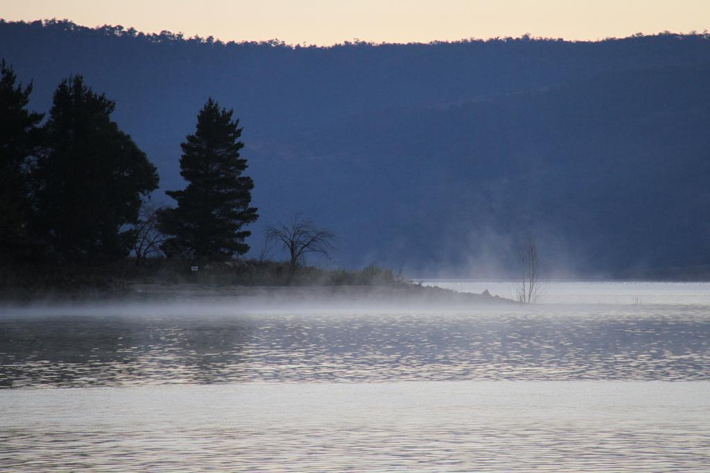 Acacia Snowy Motel Jindabyne Bagian luar foto