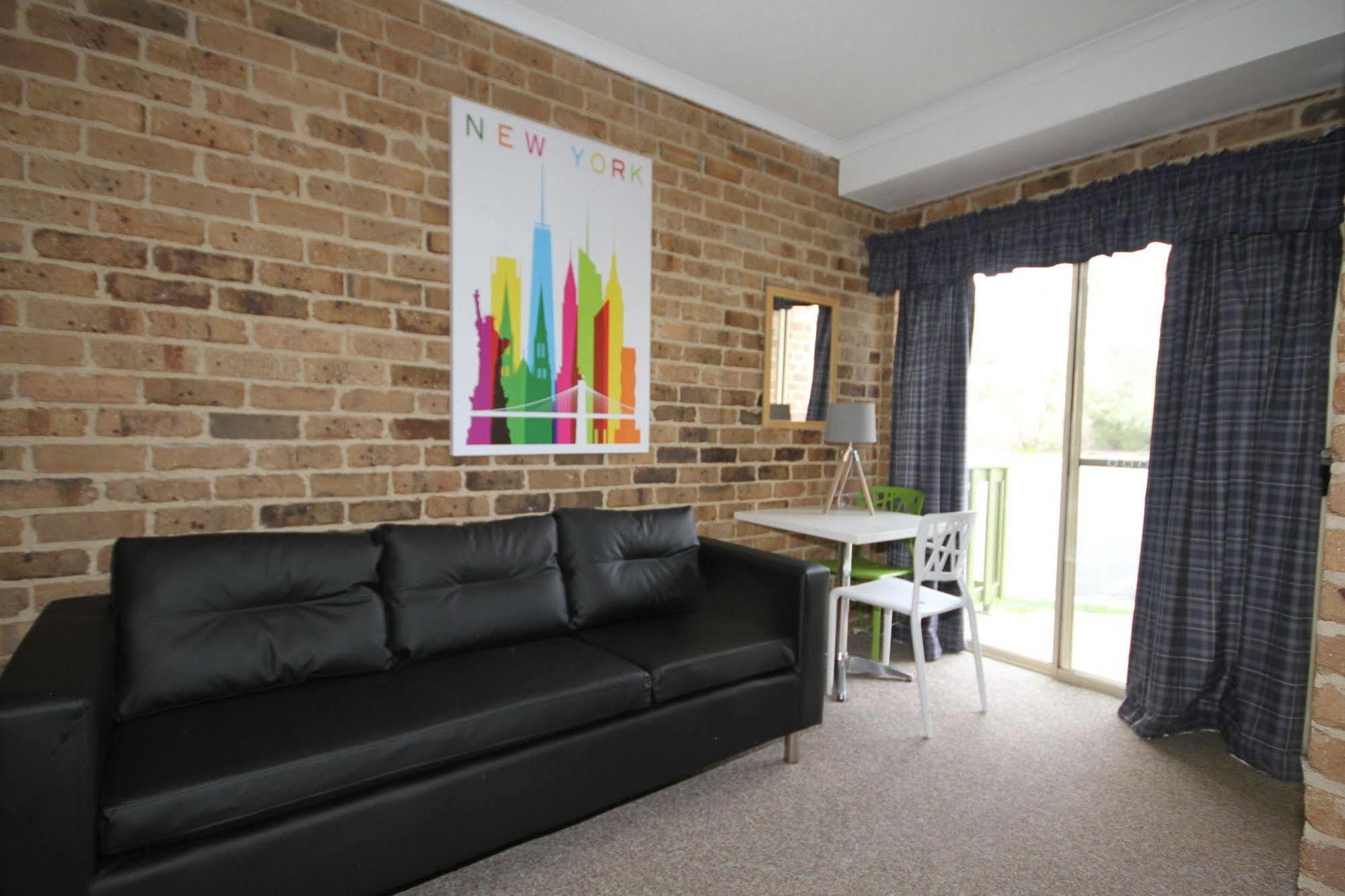 Acacia Snowy Motel Jindabyne Bagian luar foto
