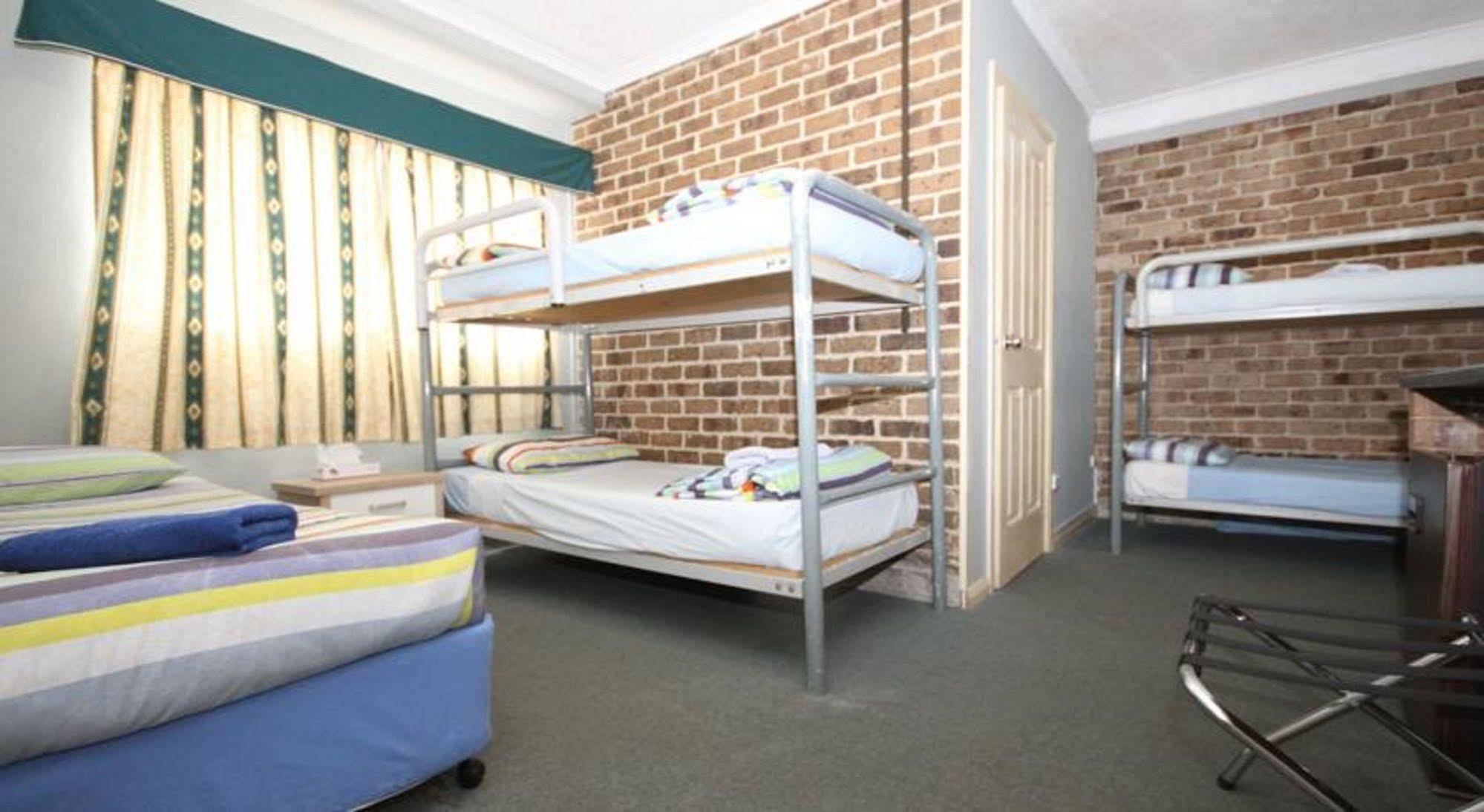 Acacia Snowy Motel Jindabyne Bagian luar foto