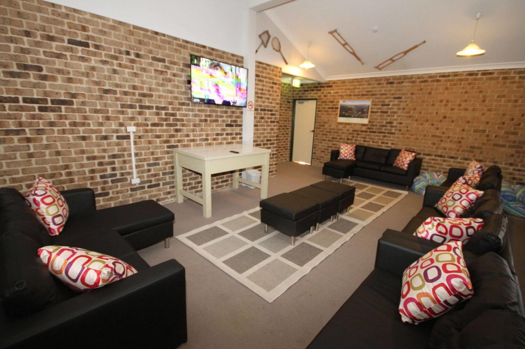 Acacia Snowy Motel Jindabyne Bagian luar foto